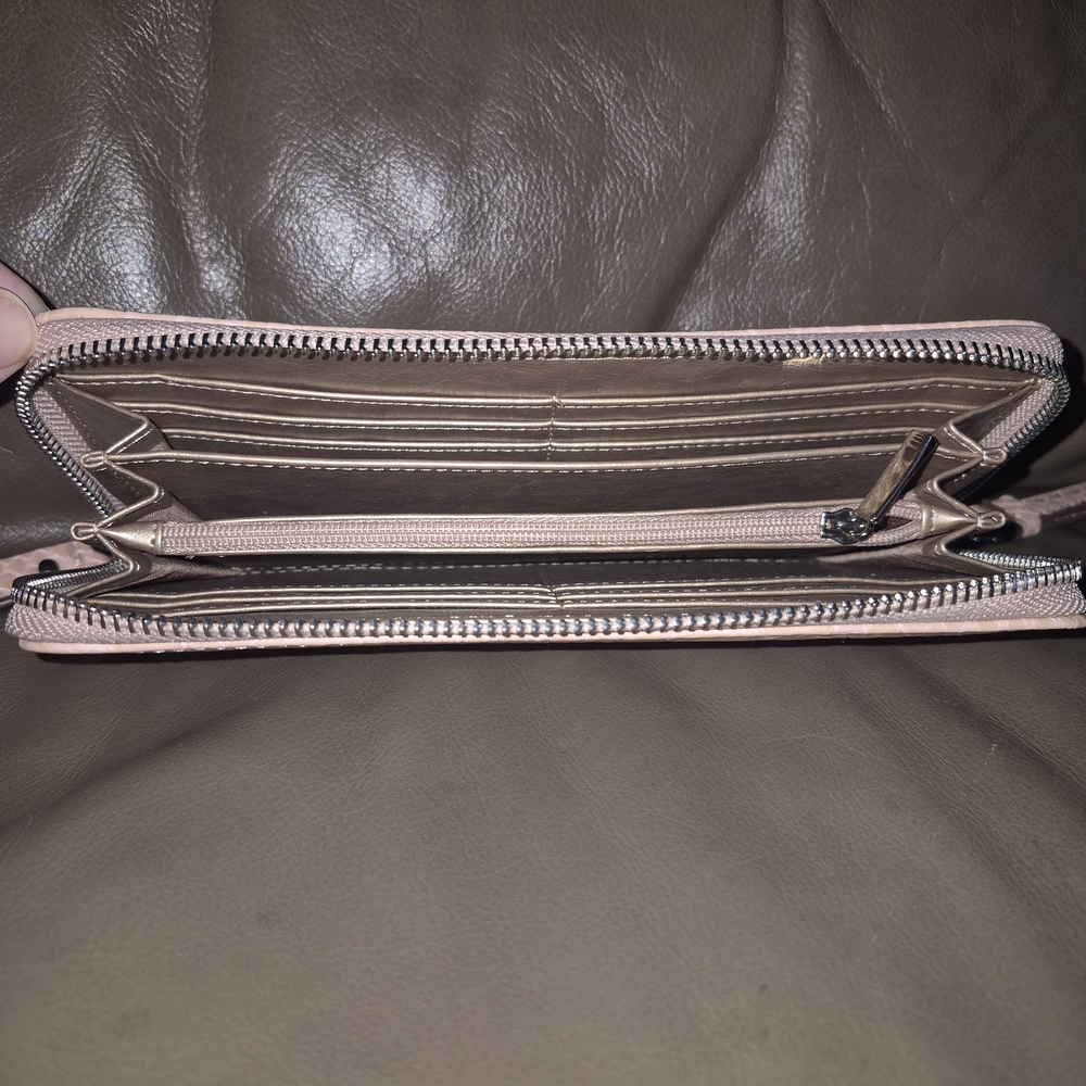 Pink Snake-Embossed Wallet - Picture 3 of 4